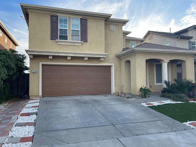 1006 Papaya Street, Madera, CA 93638