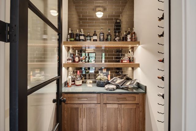 3226 CADDIS LN, Germantown, TN 38138