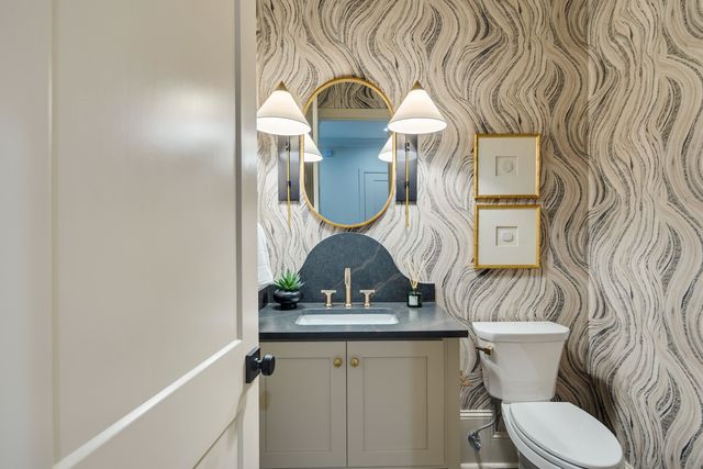 3226 CADDIS LN, Germantown, TN 38138