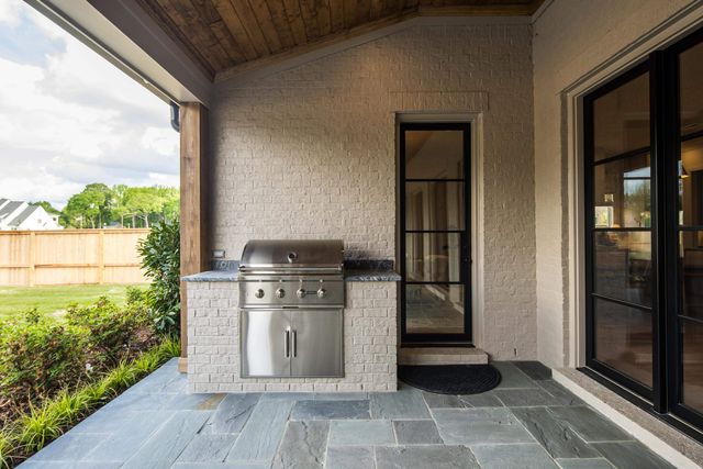 3226 CADDIS LN, Germantown, TN 38138