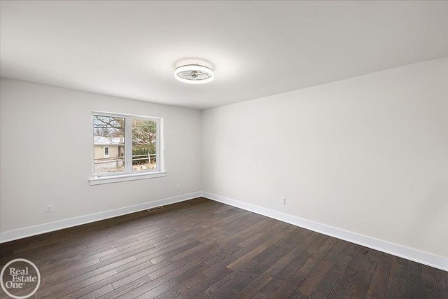 54169 Carrington Drive, Shelby Twp, MI 48316