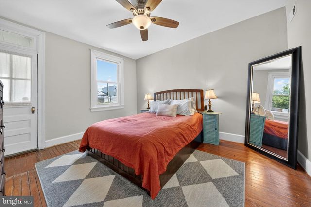527 SHEPHERD ST NW, Washington, DC 20011