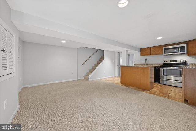 527 SHEPHERD ST NW, Washington, DC 20011