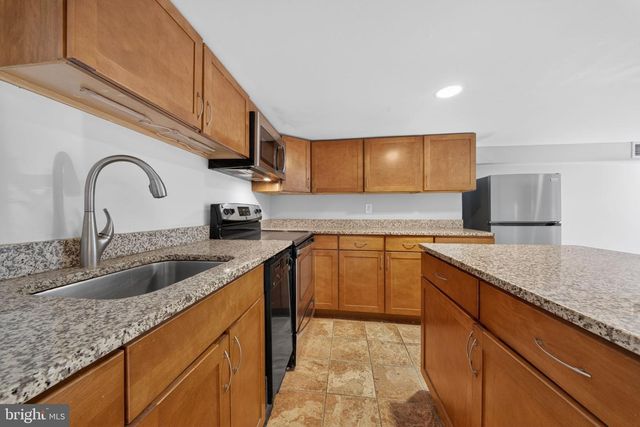 527 SHEPHERD ST NW, Washington, DC 20011