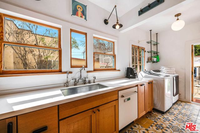 745 N Brighton Street, Burbank, CA 91506