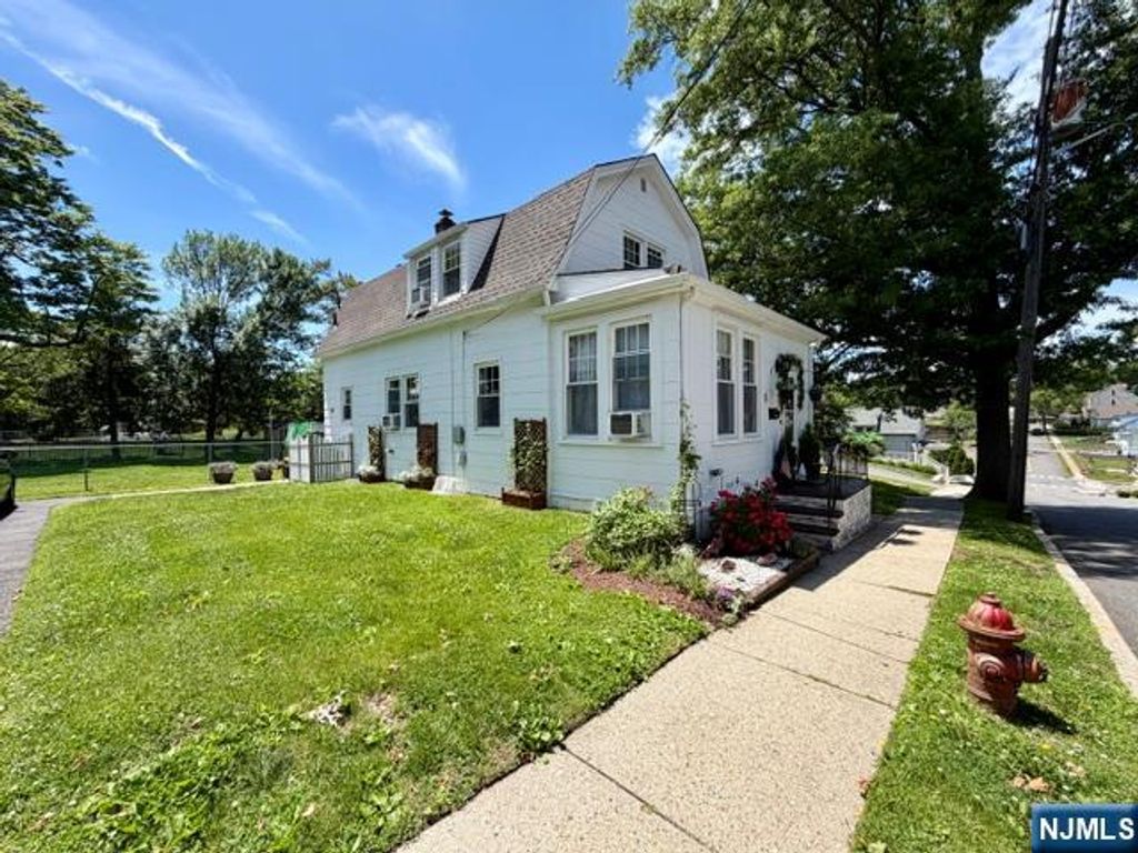 31 Hope Street, Nutley, NJ 07110