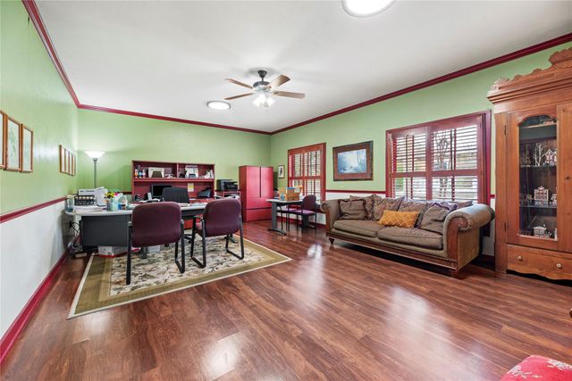 1106 Avenue O, Huntsville, TX 77340