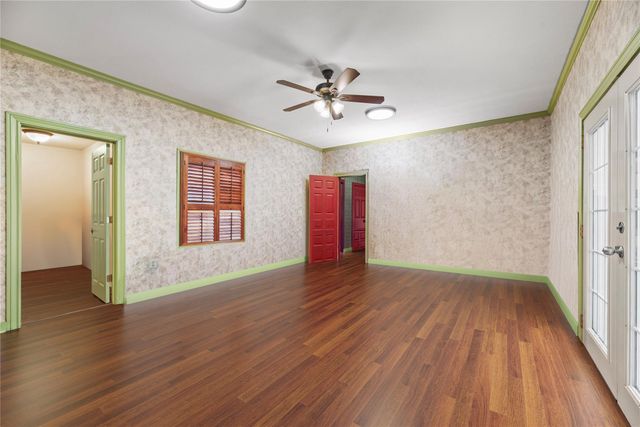 1106 Avenue O, Huntsville, TX 77340