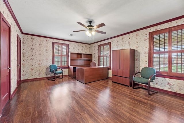 1106 Avenue O, Huntsville, TX 77340