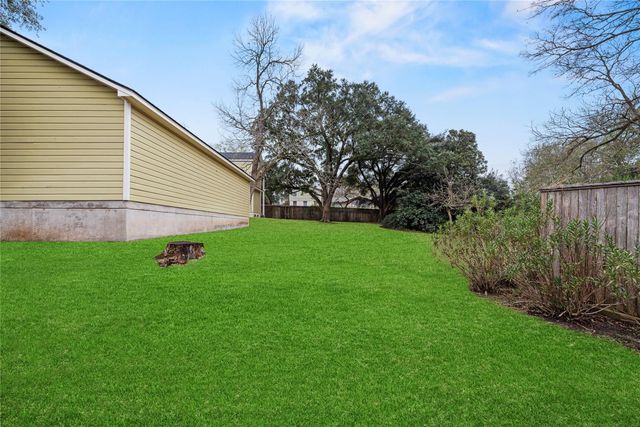 1106 Avenue O, Huntsville, TX 77340