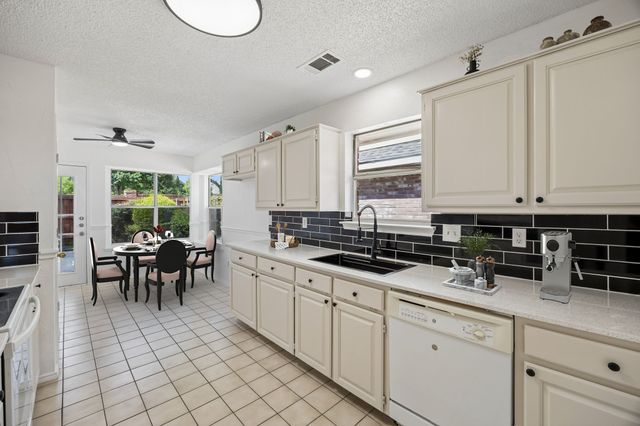 537 Raintree Circle, Coppell, TX 75019