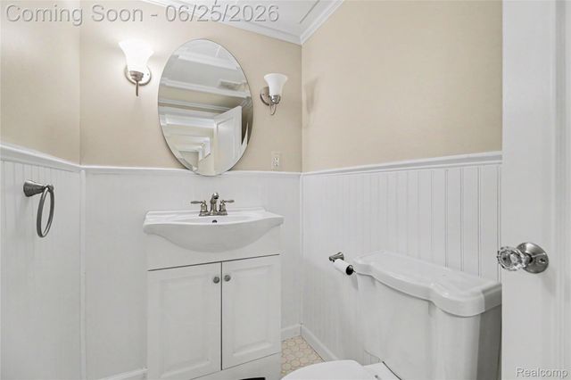 4427 Groveland Avenue, Royal Oak, MI 48073