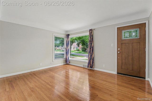 4427 Groveland Avenue, Royal Oak, MI 48073