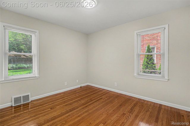 4427 Groveland Avenue, Royal Oak, MI 48073