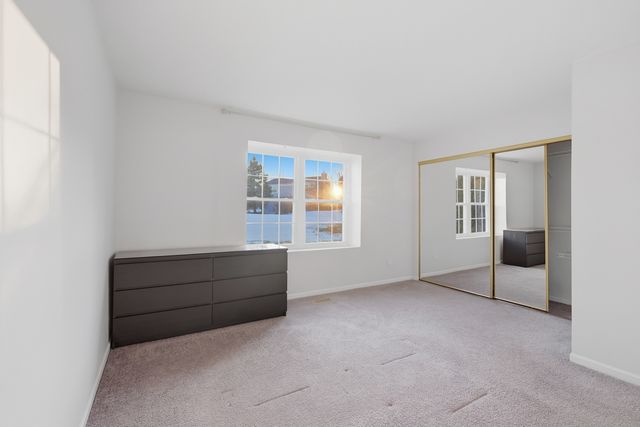 523 Bridle Trail, Wheeling, IL 60090