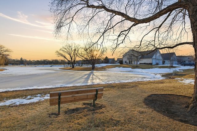 523 Bridle Trail, Wheeling, IL 60090