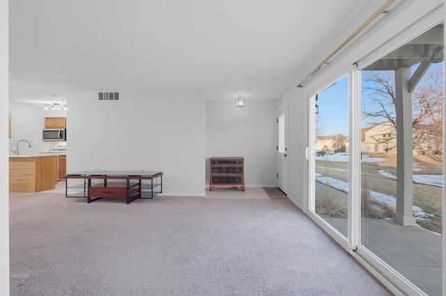 523 Bridle Trail, Wheeling, IL 60090