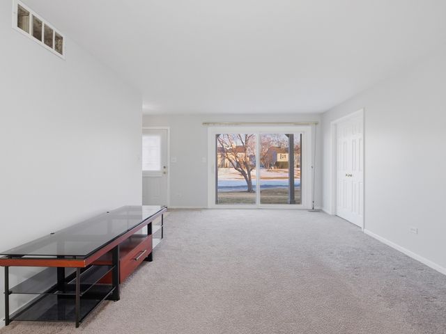 523 Bridle Trail, Wheeling, IL 60090