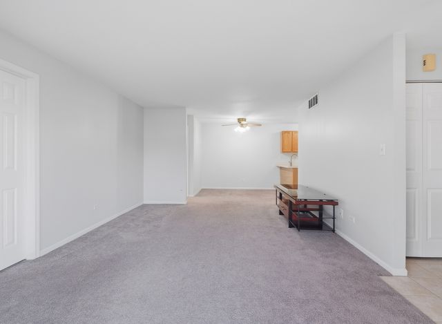 523 Bridle Trail, Wheeling, IL 60090