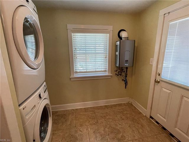 223 E Lorengo AVE, Norfolk, VA 23503
