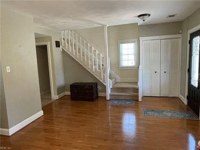 223 E Lorengo AVE, Norfolk, VA 23503