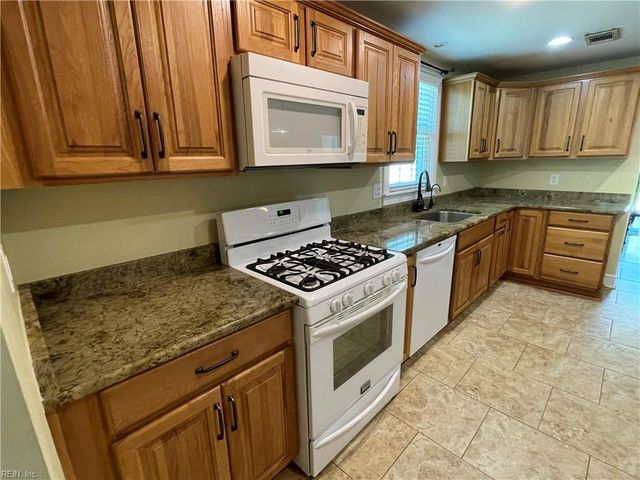 223 E Lorengo AVE, Norfolk, VA 23503