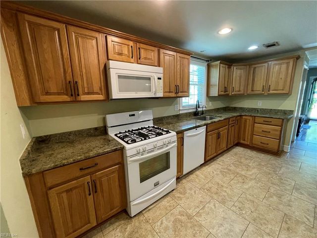 223 E Lorengo AVE, Norfolk, VA 23503