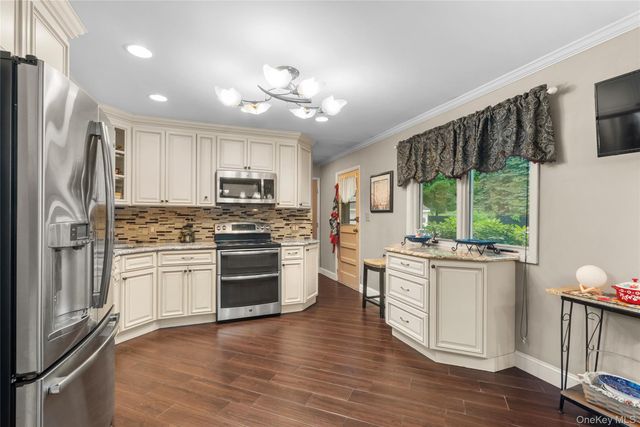 27 Margaret Road, Monroe, NY 10950