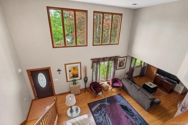 27 Margaret Road, Monroe, NY 10950
