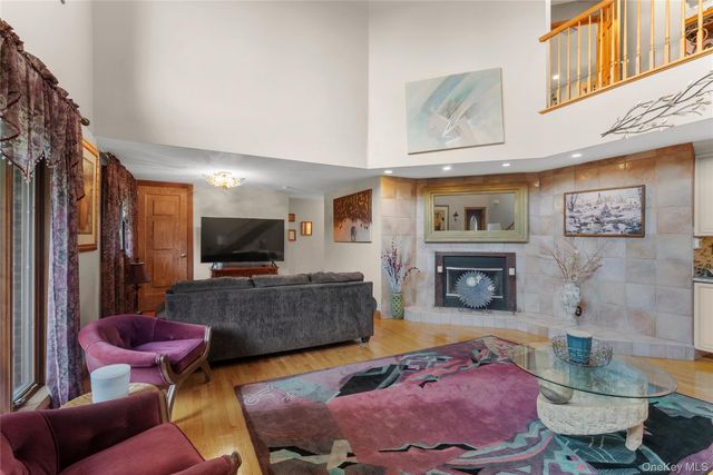 27 Margaret Road, Monroe, NY 10950