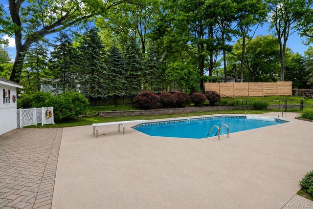 27 Margaret Road, Monroe, NY 10950
