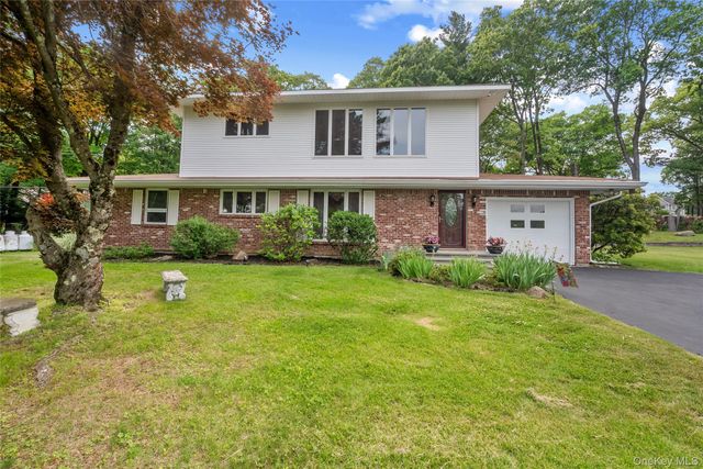 27 Margaret Road, Monroe, NY 10950