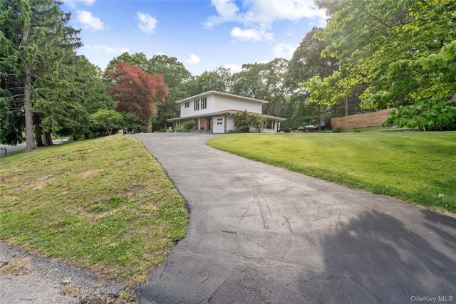 27 Margaret Road, Monroe, NY 10950