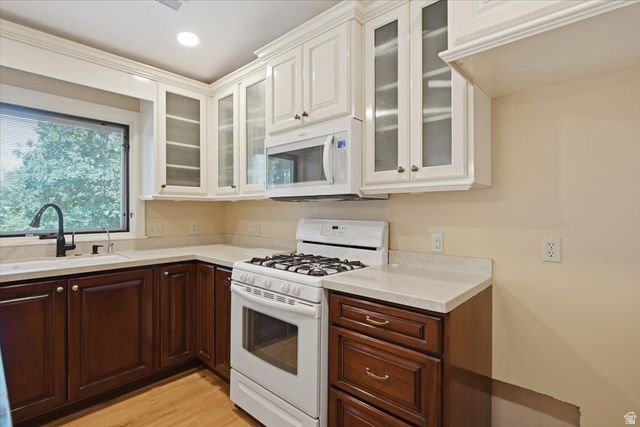 2465 E WOODLAND DR, Ogden, UT 84403