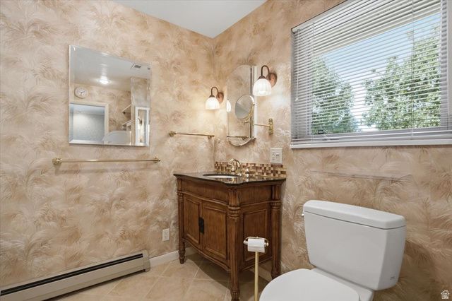 2465 E WOODLAND DR, Ogden, UT 84403