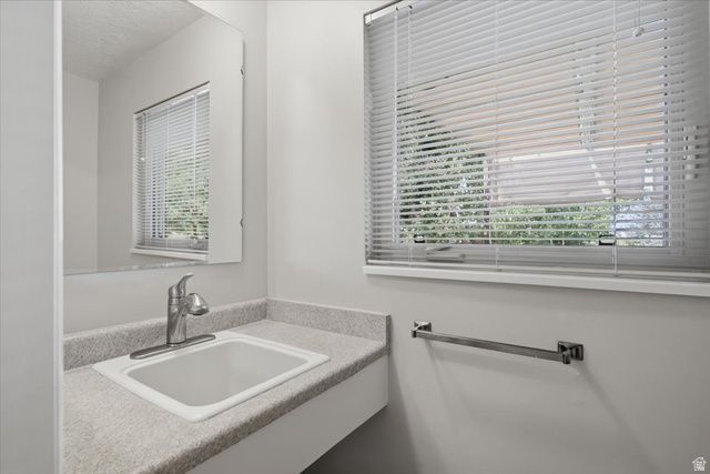 2465 E WOODLAND DR, Ogden, UT 84403