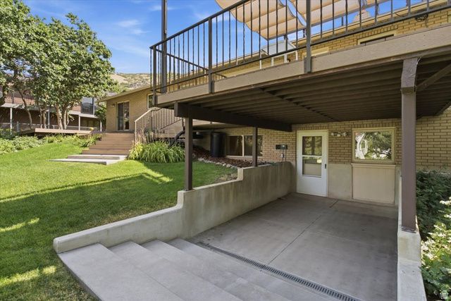 2465 E WOODLAND DR, Ogden, UT 84403