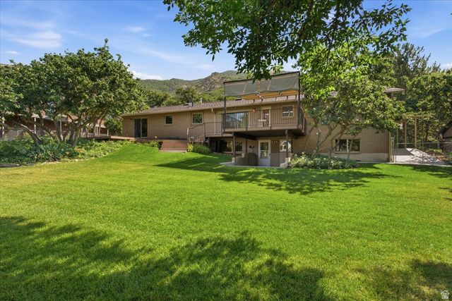 2465 E WOODLAND DR, Ogden, UT 84403
