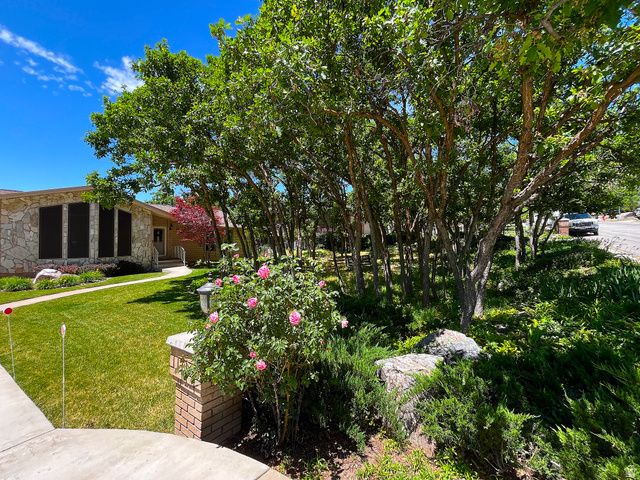 2465 E WOODLAND DR, Ogden, UT 84403
