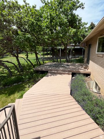 2465 E WOODLAND DR, Ogden, UT 84403