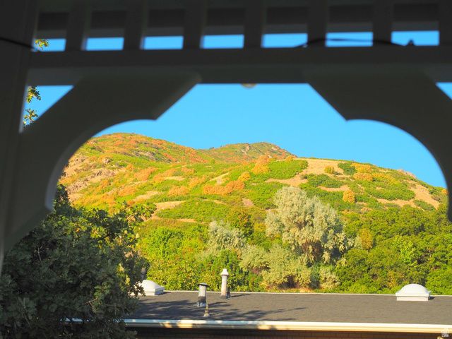 2465 E WOODLAND DR, Ogden, UT 84403