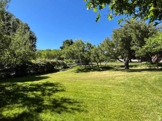 2465 E WOODLAND DR, Ogden, UT 84403
