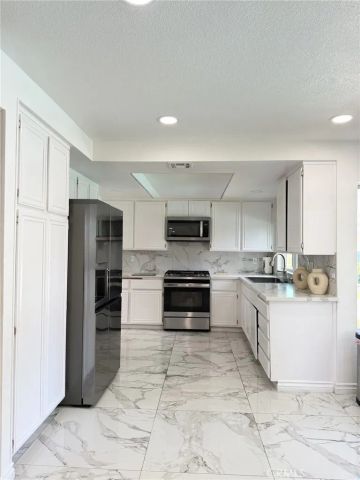 601 Esther, Lancaster, CA 93535