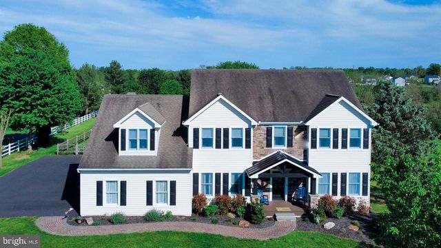 210 JORDAN DR, Gilbertsville, PA 19525