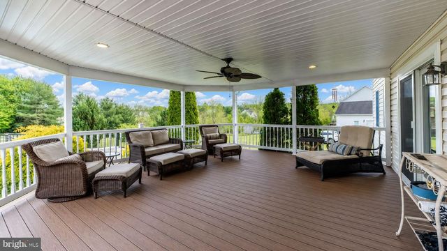 210 JORDAN DR, Gilbertsville, PA 19525