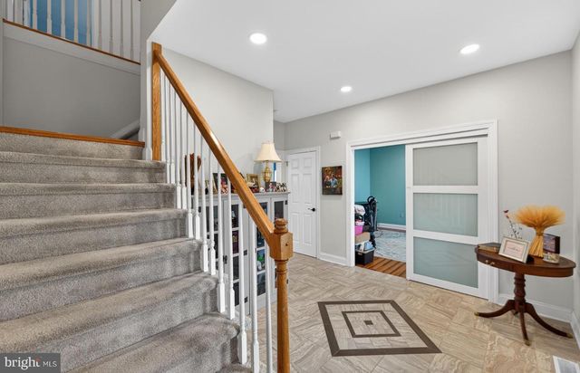 210 JORDAN DR, Gilbertsville, PA 19525