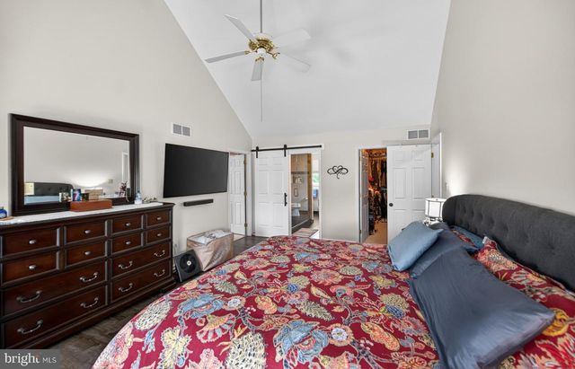 210 JORDAN DR, Gilbertsville, PA 19525
