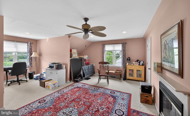 210 JORDAN DR, Gilbertsville, PA 19525