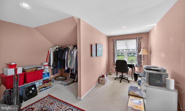 210 JORDAN DR, Gilbertsville, PA 19525