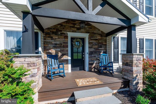 210 JORDAN DR, Gilbertsville, PA 19525